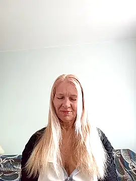 ViktoriaSexi1 online show from 22, 4, 2026