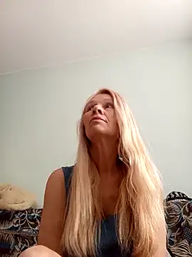 ViktoriaSexi1 online show from 25, 4, 2026