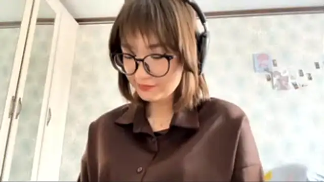 Bella Voraesynd online show from 9, 3, 2026