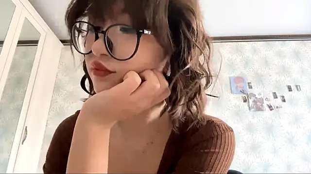 Bella Voraesynd online show from 13, 3, 2026