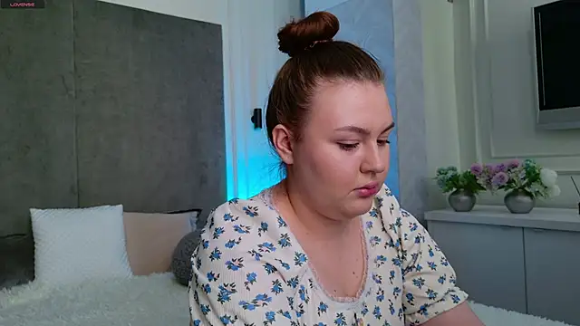 Mia Pearl online show from 13, 3, 2026