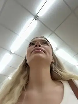 Girl Mia online show from 13, 3, 2026