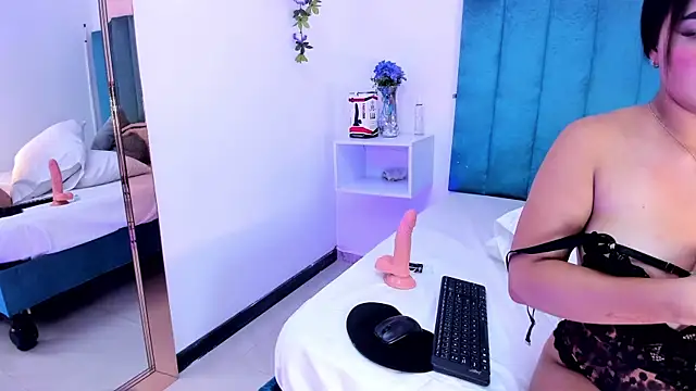 RosieCharm online show from 28, 4, 2026