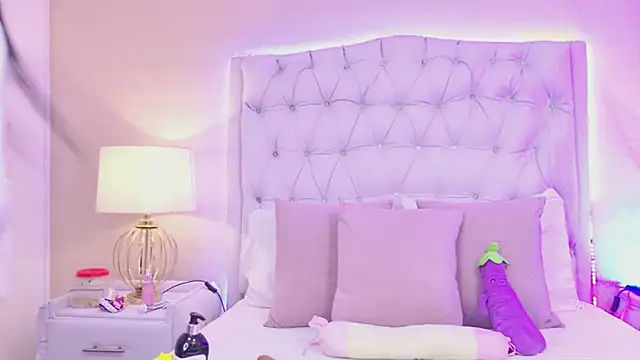 MeganRoseh online show from 22, 4, 2026