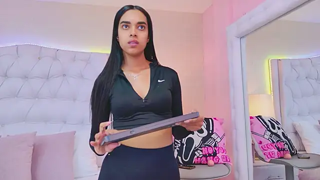 MeganRoseh online show from 26, 4, 2026