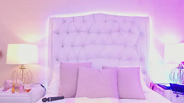 MeganRoseh online show from 27, 4, 2026