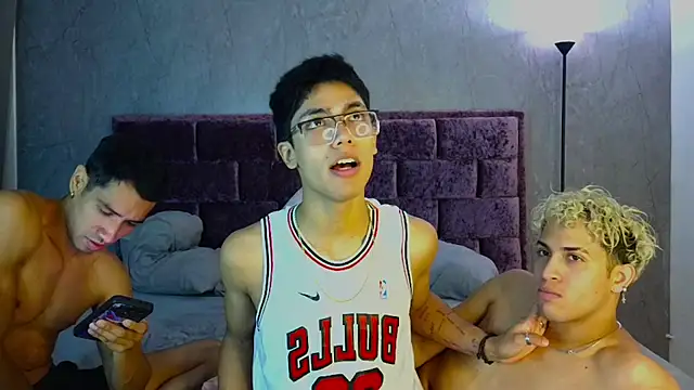 Snapshot of Wild_Squad chatting on 30, 4, 2026 Wild Squad online show from 30, 4, 2026