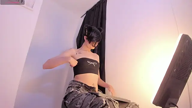 Camilaladysmith online show from 25, 4, 2026