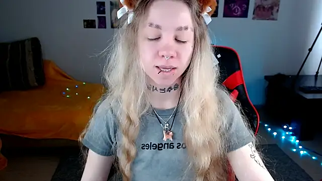 Nica Kawaii online show from 28, 4, 2026