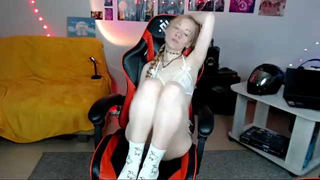 Nica Kawaii online show from 24, 7, 2026