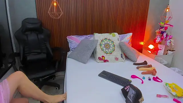 Candy Stormi online show from 28, 4, 2026