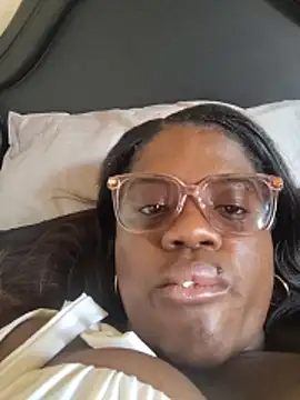 YourLiaa  online show from 22, 3, 2026