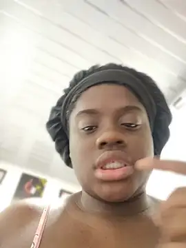 YourLiaa  online show from 27, 4, 2026