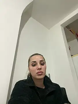 Giullyaxxx online show from 11, 3, 2026