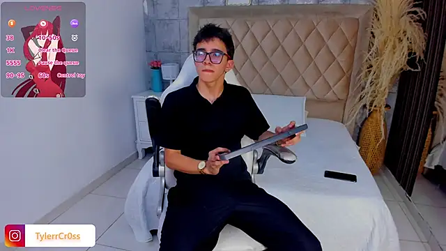 TylerCross  online show from 1, 4, 2026