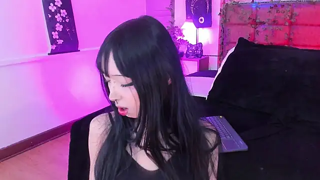 Vickmoon online show from 8, 7, 2026