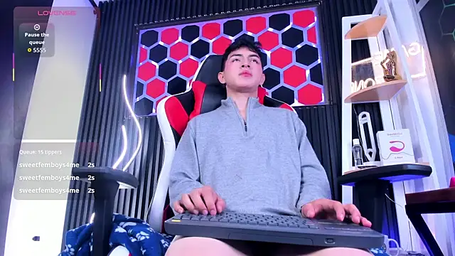 Cristopher Wild online show from 10, 6, 2026