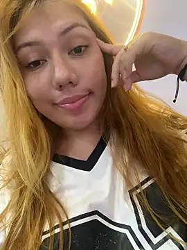 Lia Sterling online show from 7, 3, 2026