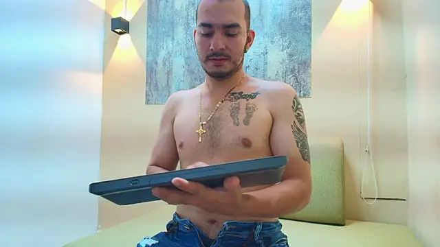 LUCA KINGG online show from 12, 3, 2026