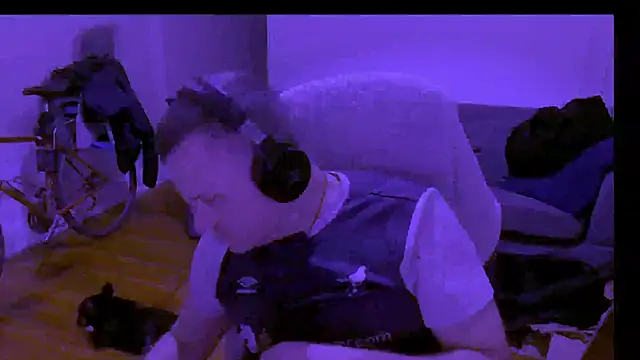 NeonDancer online show from 11, 3, 2026