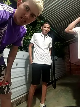 3hornys-straights online show from 7, 3, 2026