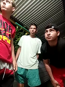 3hornys-straights online show from 9, 3, 2026