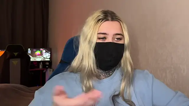 Xtoni  online show from 10, 3, 2026