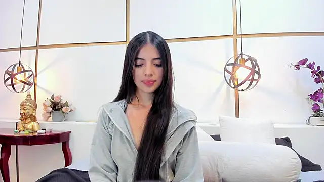 Snapshot of Cynthia1Fox chatting on 26, 5, 2026 Cynthia1Fox online show from 26, 5, 2026