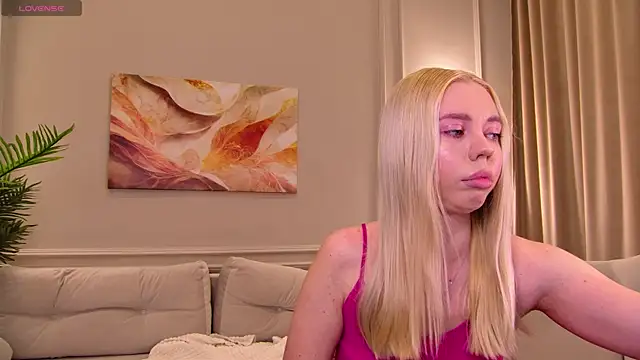 TessaAdorablee online show from 26, 4, 2026