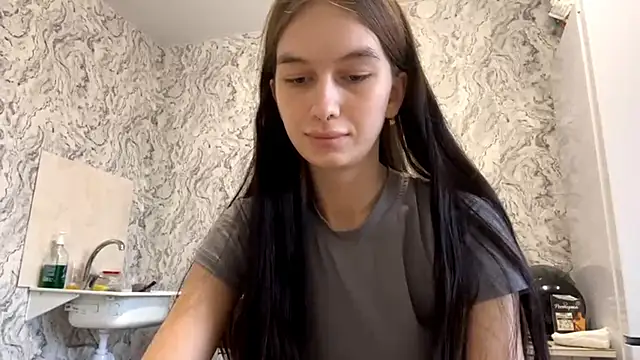 LaraDraggoo online show from 28, 4, 2026