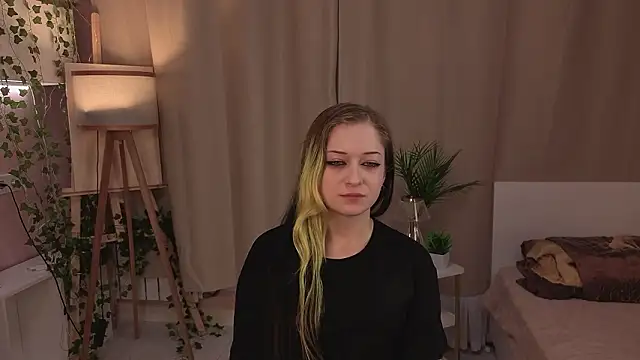 KarriePinilla online show from 11, 3, 2026