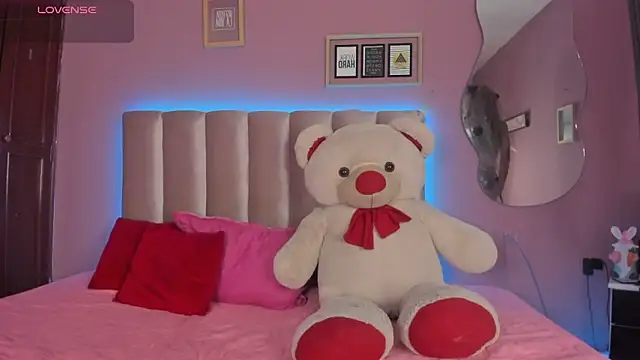 nikkita dragon  online show from 7, 4, 2026