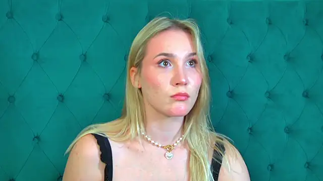 Snapshot of ElaraVoltage chatting on 28, 5, 2026 ElaraVoltage online show from 28, 5, 2026