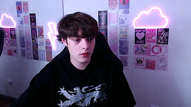 MaxVibee online show from 8, 3, 2026