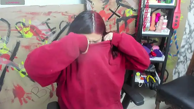 milaanddalia   online show from 24, 4, 2026