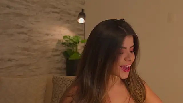 Julie Belle  online show from 19, 4, 2026