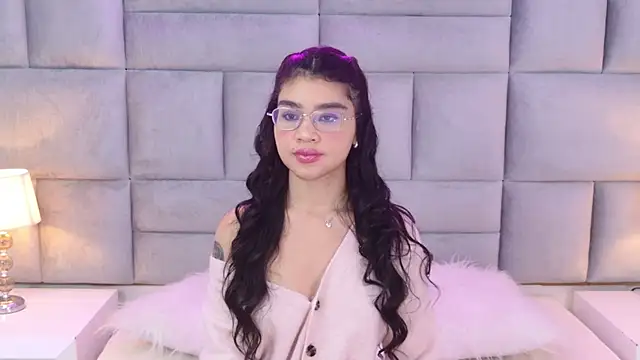 OliviaDiaz online show from 24, 3, 2026