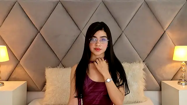 OliviaDiaz online show from 27, 4, 2026