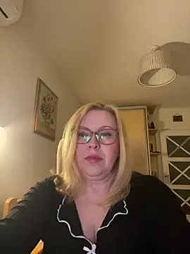 Snapshot of JanieLight53 chatting on 21, 3, 2026 JanieLight53 online show from 21, 3, 2026