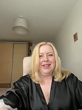 JanieLight53 online show from 4, 7, 2026