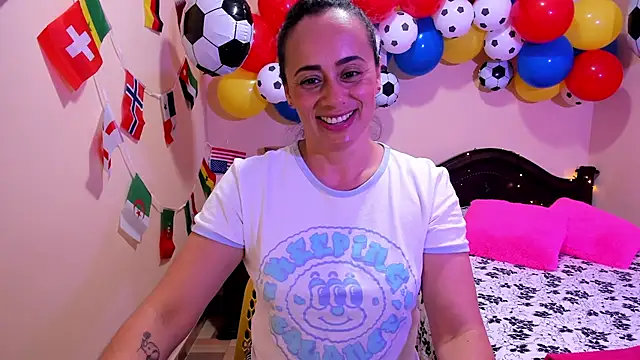 Snapshot of sara_florez12 chatting on 11, 6, 2026 sara florez12 online show from 11, 6, 2026