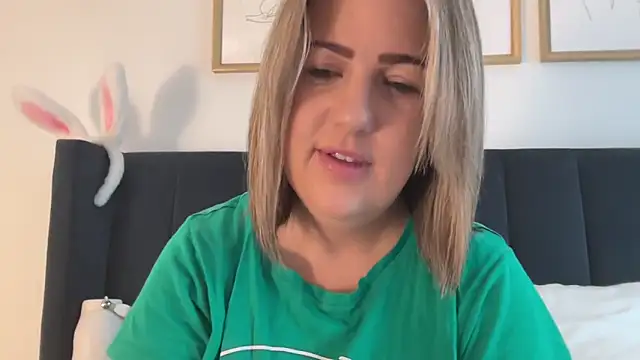 Snapshot of annabellewarick chatting on 18, 6, 2026 annabellewarick online show from 18, 6, 2026