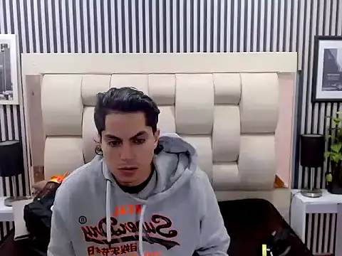 Alex Wolft online show from 3, 4, 2026