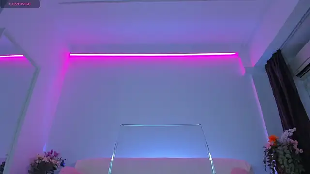 ScarletFlameee online show from 4, 4, 2026