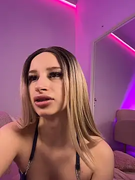 ScarletFlameee online show from 10, 4, 2026