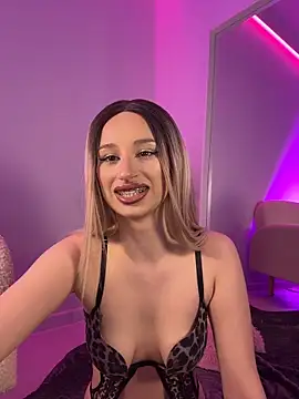 ScarletFlameee online show from 26, 4, 2026