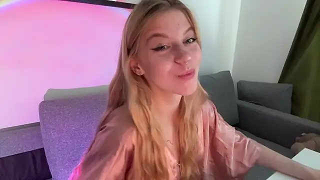Snapshot of Fanny_Fresh chatting on 10, 5, 2026 Fanny Fresh online show from 10, 5, 2026