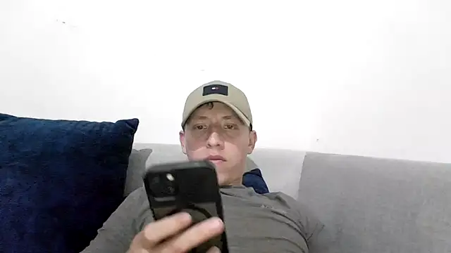 Snapshot of paulcevallos05 chatting on 27, 5, 2026 paulcevallos05 online show from 27, 5, 2026