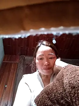 Yellow-pink online show from 26, 4, 2026