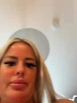 anna kournikova online show from 14, 6, 2026